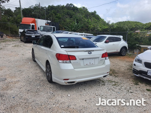 Subaru Legacy 2,5L 2013-3
