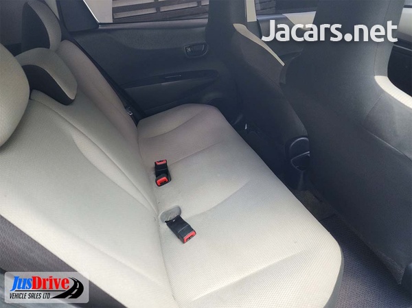 Toyota Vitz 1,3L 2014-9
