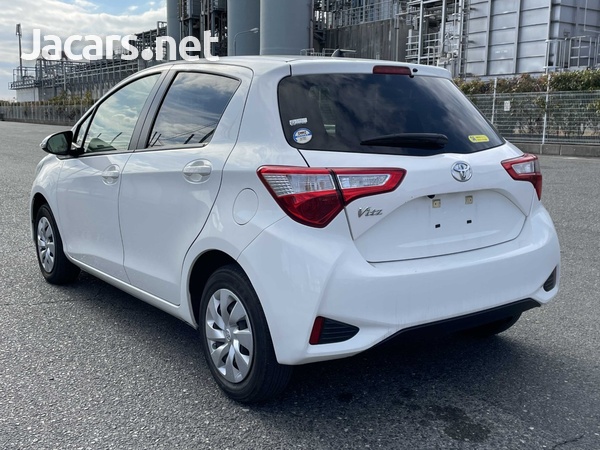Toyota Vitz 1,0L 2018-3