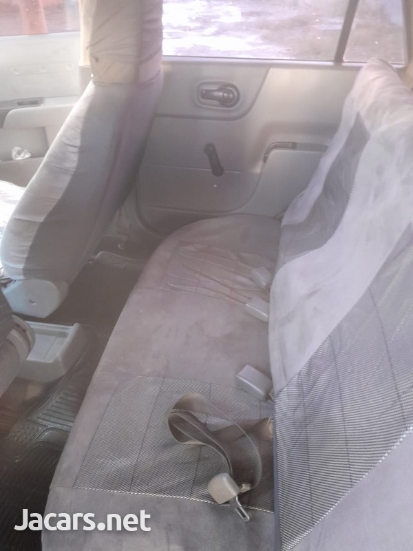 Nissan AD Wagon 1,5L 2013-6