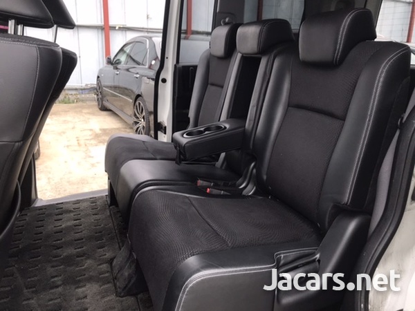 Honda Stepwgn Spada 2,0L 2013