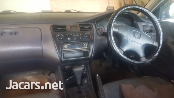 Honda Accord 3,0L 2001-4