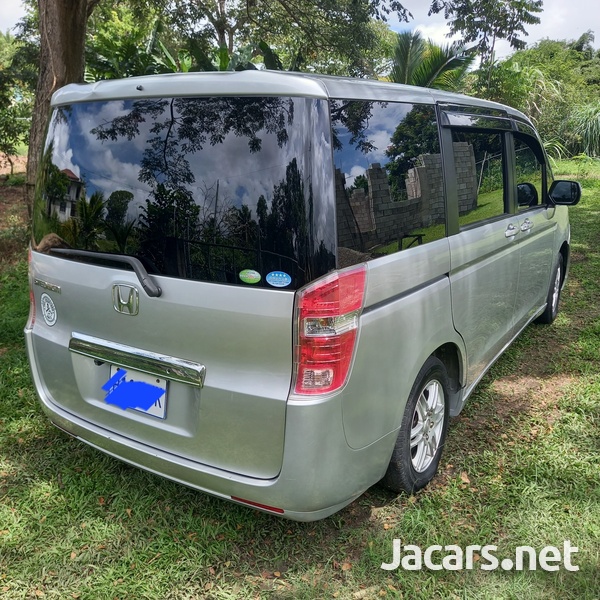 2010 Honda Stepwagon-7