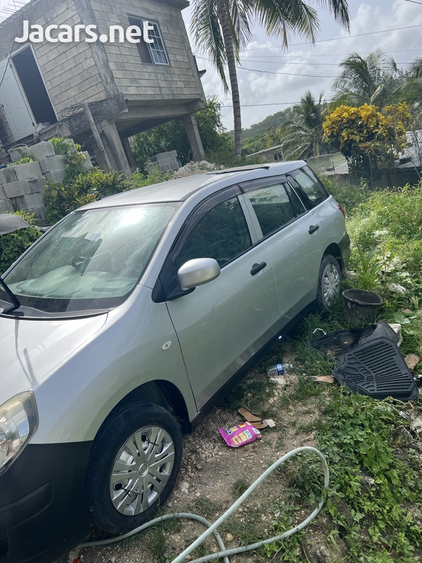 Nissan AD Wagon 1,5L 2015-1