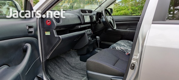 Toyota Probox 1,5L 2017-8