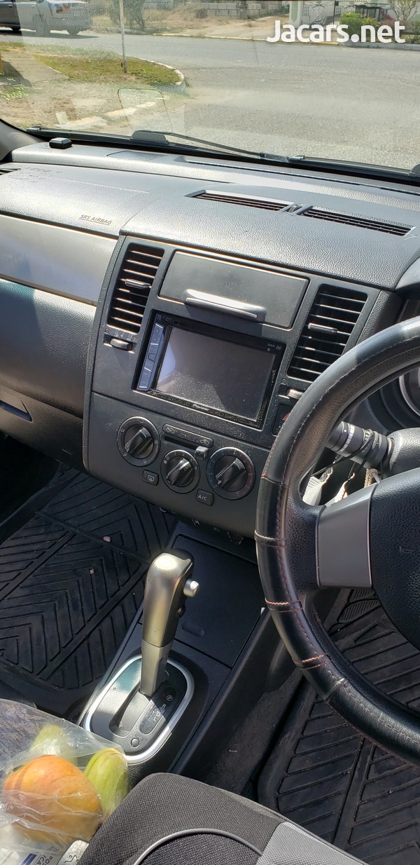 Nissan Tiida 1,8L 2011-1
