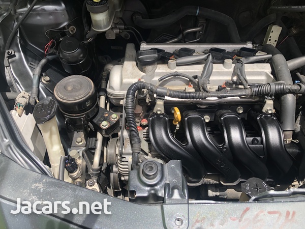 Toyota Yaris 1,3L 2013-5