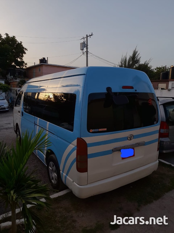 Toyota Hiace 2005-6