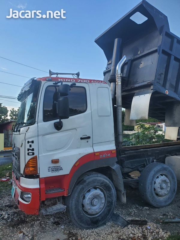Hino 700, 12-Wheeler Tipper Truck-3
