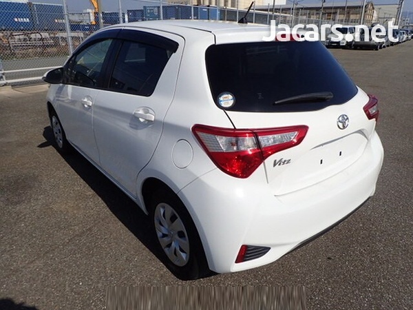 Toyota Vitz 1,0L 2017-9