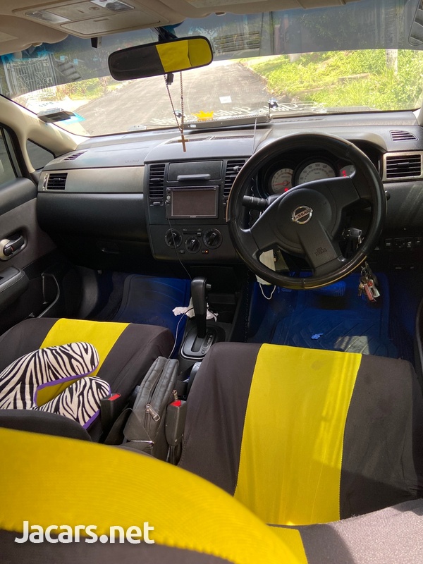 Nissan Tiida 1,8L 2012-7