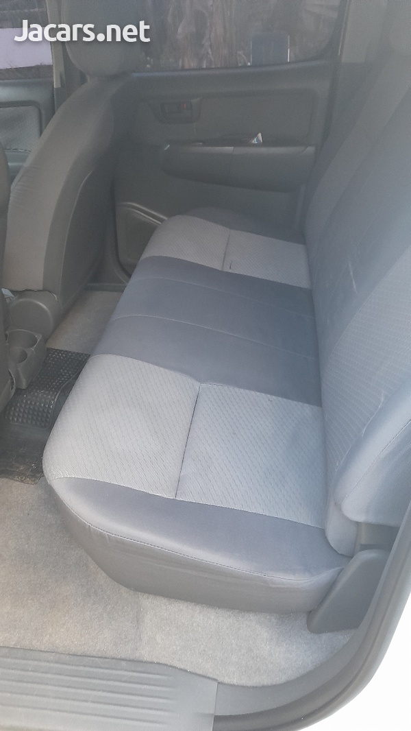 Toyota Hilux 2,0L 2012-9