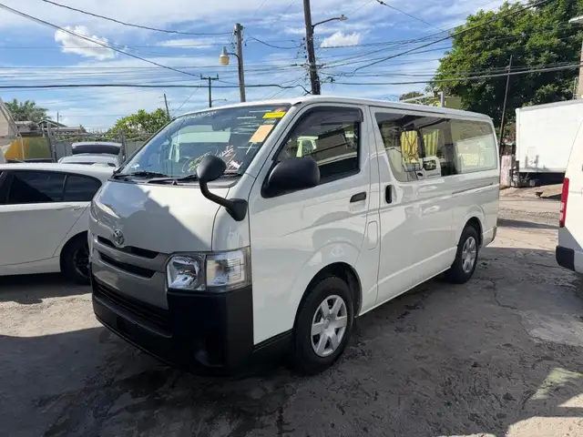 2016 Toyota Hiace, Kingston