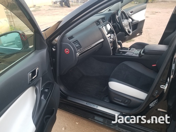 Toyota Mark X 2,5L 2016-7