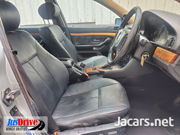 BMW 5-Series 2,0L 2003-7