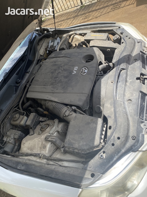 Toyota Mark X 2,5L 2010-6