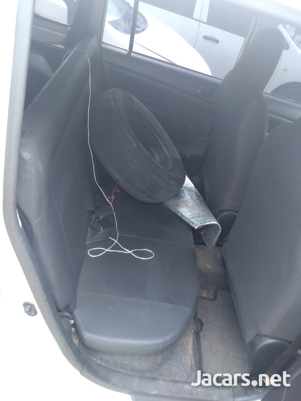 Toyota Probox 1,5L 2012-6