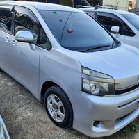 Toyota Voxy 2,0L 2011 Toyota Voxy 2,0L 2011