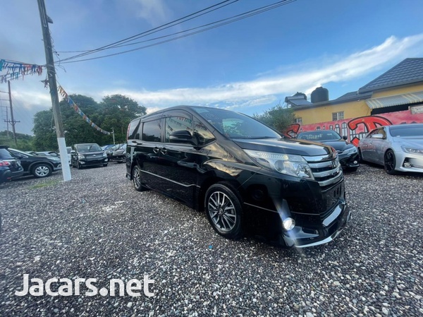 Toyota Noah 2,0L 2014-3