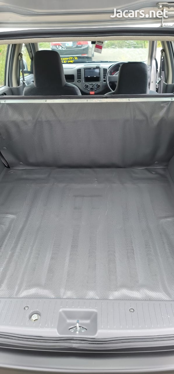 Nissan AD Wagon 1,5L 2017-12