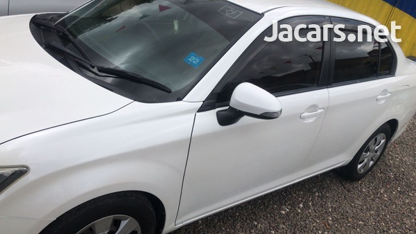 Toyota Axio 1,5L 2012-5
