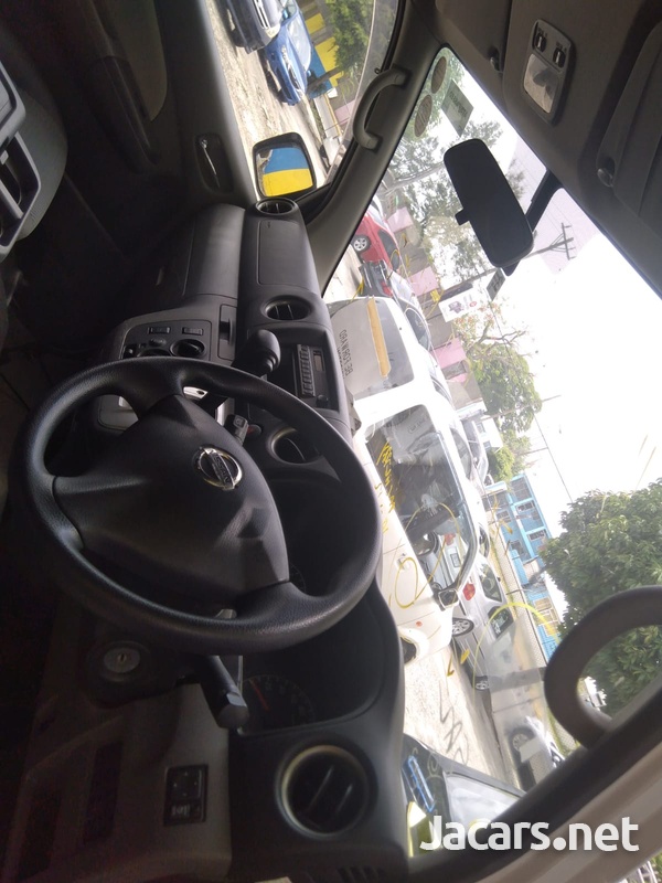 Nissan Caravan 2,0L 2013-6