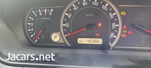 Toyota Voxy 2,0L 2014-10