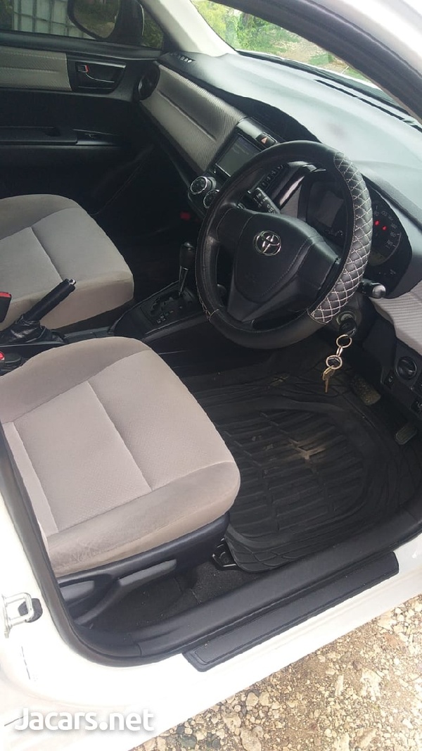 Toyota Axio 1,5L 2015-7