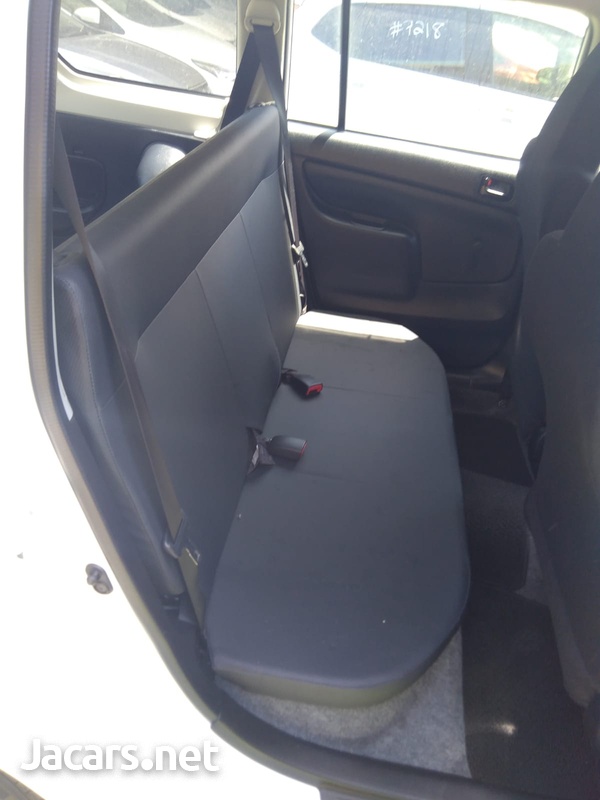 Toyota Probox 1,5L 2016-6