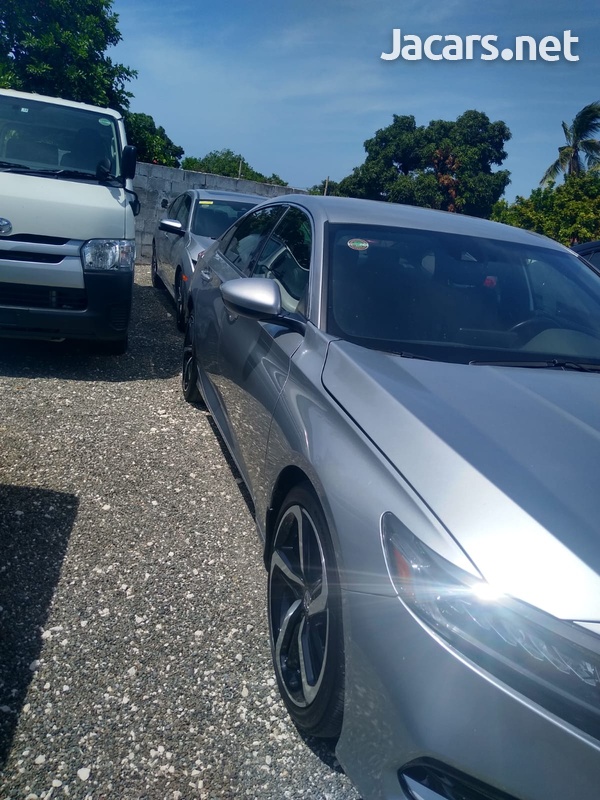 Honda Accord 1,5L 2020-4