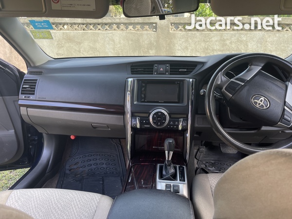 Toyota Mark X 2,5L 2012-5