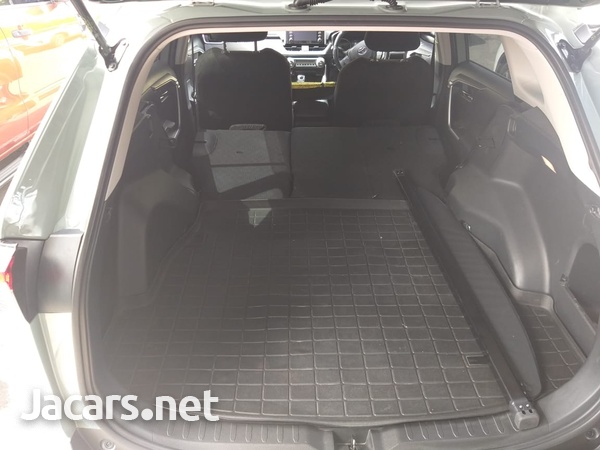 Toyota RAV4 2,0L 2021-10