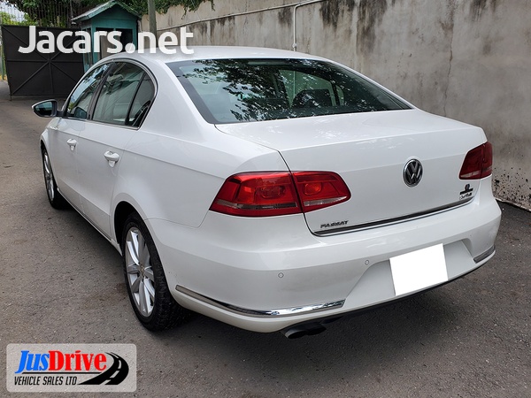Volkswagen Passat 2,0L 2012-4
