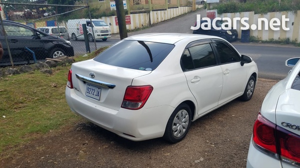 Toyota Axio 1,5L 2013-4