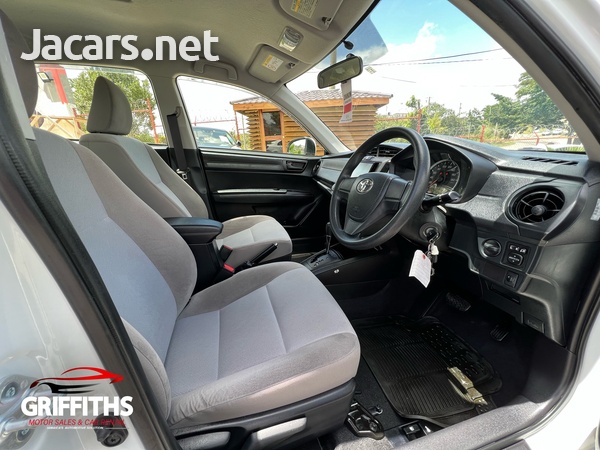 Toyota Axio 1,5L 2017-5