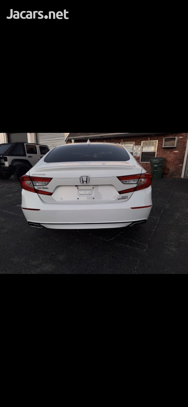 Honda Accord 2,0L 2020-5