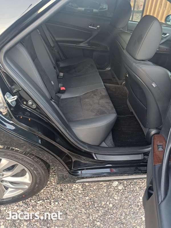 Toyota Mark X 3,5L 2016-8