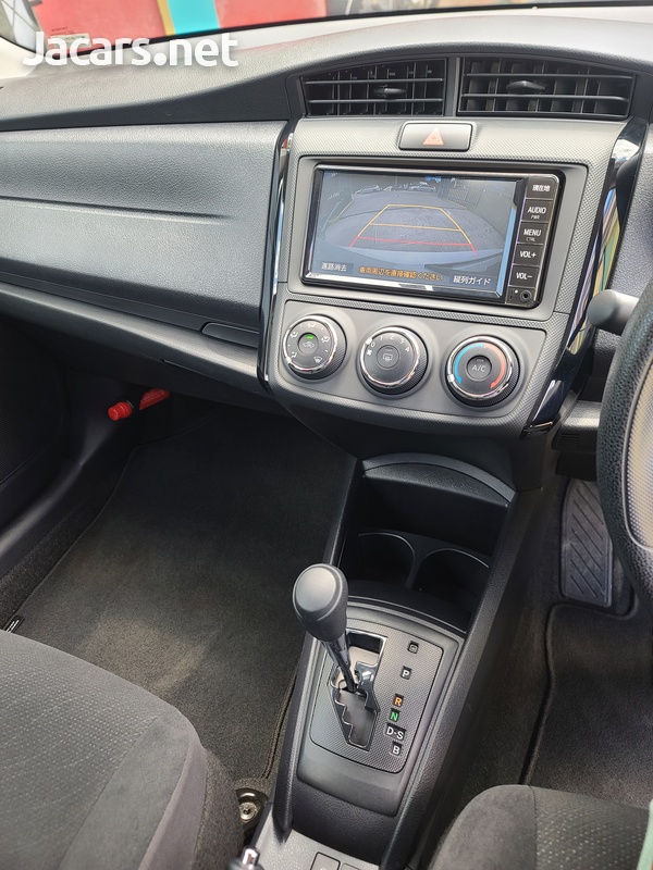 Toyota Axio 1,5L 2019-8