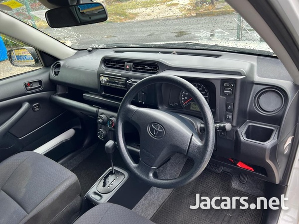Toyota Probox 1,5L 2017-5