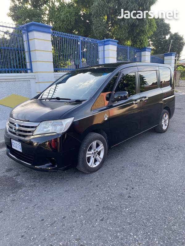 Nissan Serena 2,0L 2012-8