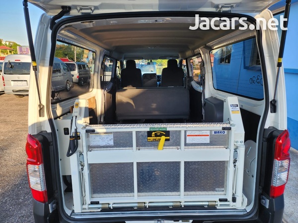 Nissan Caravan 2,0L 2017-4
