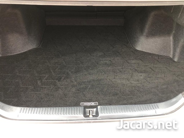Toyota Mark X 2,5L 2013-12