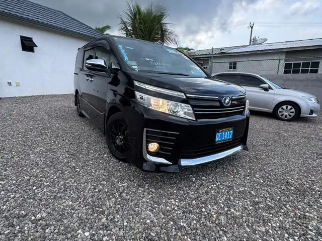 2015 Toyota Voxy, Saint Ann