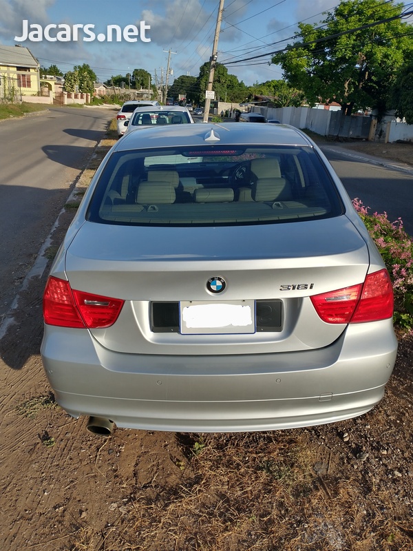 BMW 3-Series 2,0L 2010-4