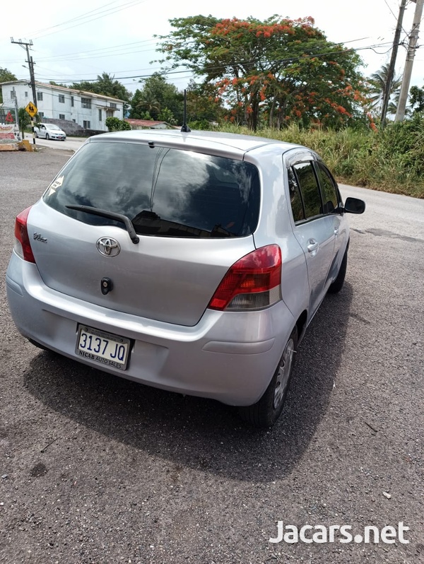 Toyota Vitz 1,0L 2010-10