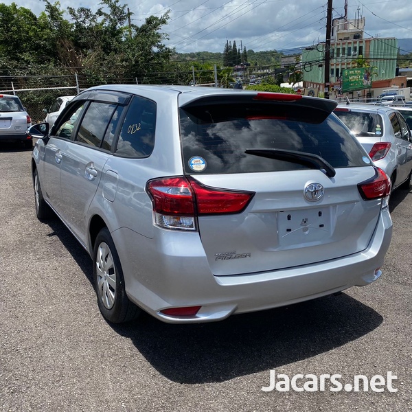 Toyota Fielder 1,5L 2016-4