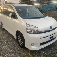 Toyota Voxy 2,0L 2013 Toyota Voxy 2,0L 2013