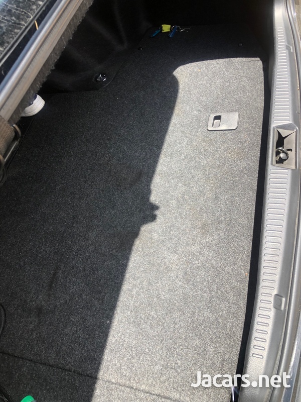 Toyota Crown 2,5L 2012-6