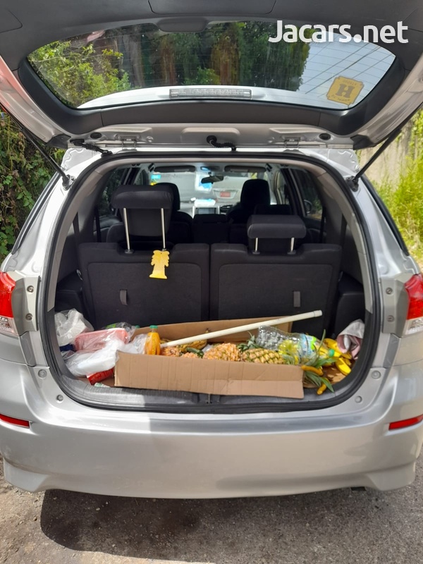 Toyota Wish 2,0L 2011-8