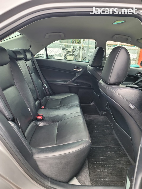 Toyota Mark X 2,5L 2016-6